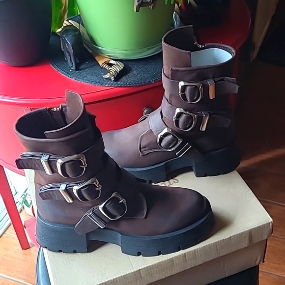 Steve Madden Buckle Ankle Boots - Picture 4 of 11